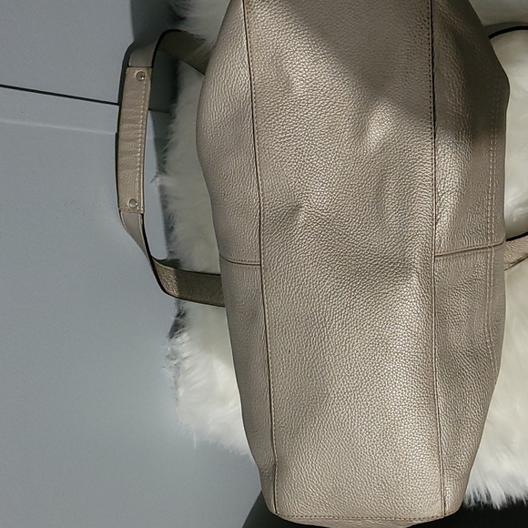 Coach - Picture 3 of 5